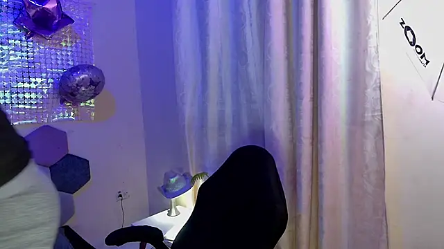 Horny_tgn Adlı Modelin Canlı XXX Sohbeti