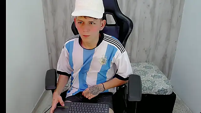 Hot_athletes_ live XXX chat