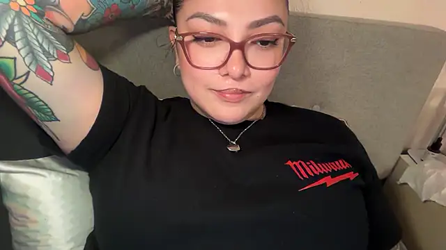 native_naya Adlı Modelin Canlı XXX Sohbeti