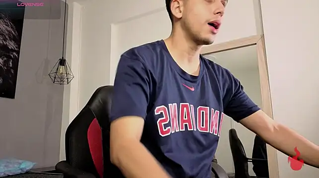 צ'אט XXX בשידור חי של Zack_isback