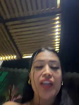 Chatroom XXX en direct de Sara_fun