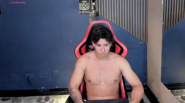 Chat +18 de Axxel_Muscle ao vivo