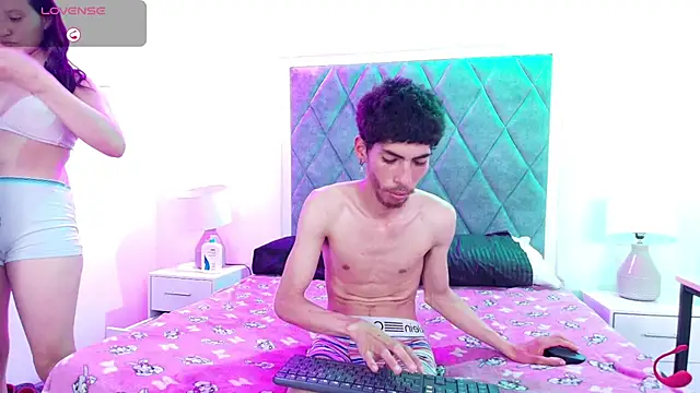 Emily_and_Taylor 라이브 XXX 채팅