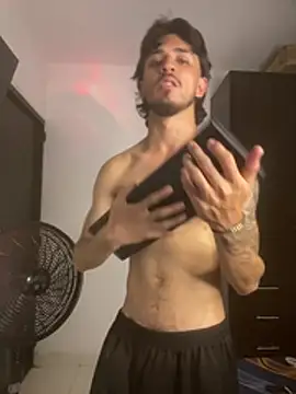 Kriss_Edwards Show in webcam