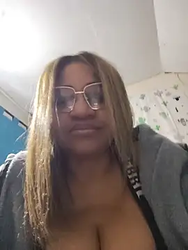 Chat +18 de Avannay ao vivo