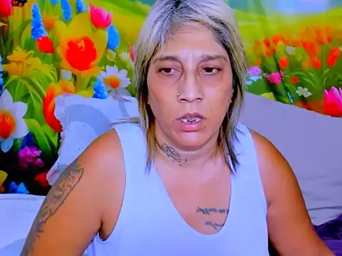 indianroxy 现场XXX聊天