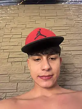 Lander_Cruz 即時 XXX 聊天
