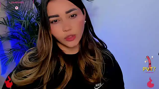 Chatroom XXX en direct de Lucia_star__
