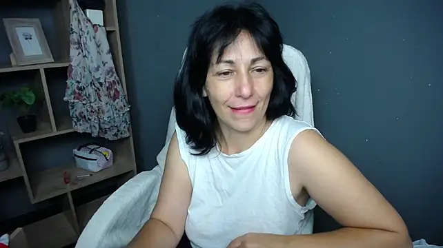 LiluGrants Chat XXX in diretta