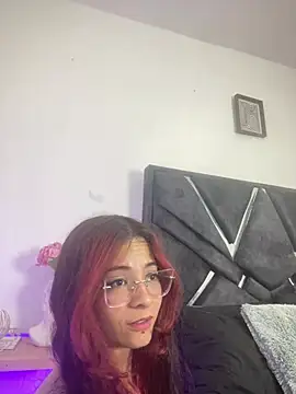 NikyFrequency's Live XXX Chat