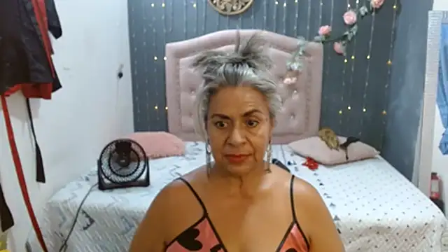 Chat +18 de lalisha_96 ao vivo