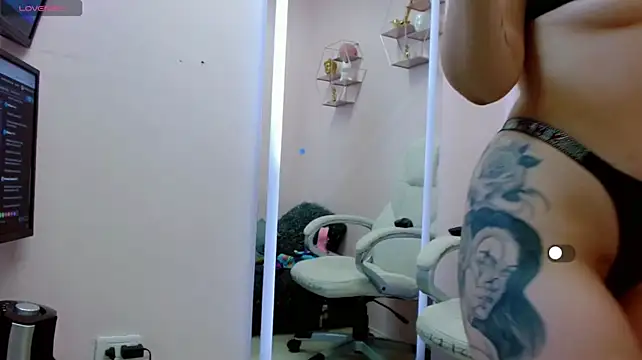 Chatroom XXX en direct de SHARONCUTE_F1