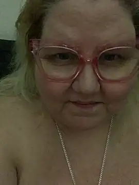 TheMotherPearl Chat XXX in diretta
