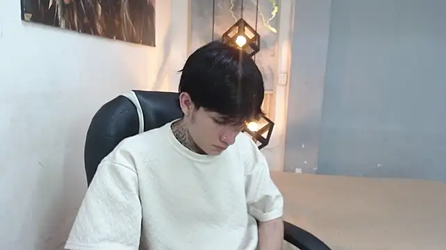 XXX chat uživo modela Cry_thereal