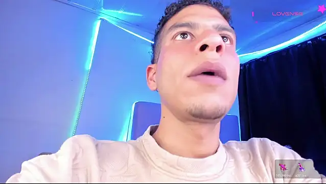 Chat XXX en directo de Ethan_Boyy