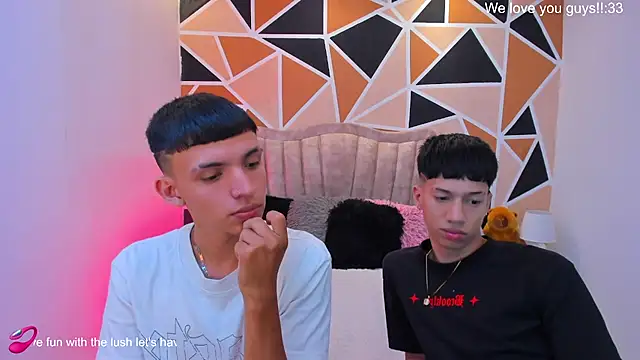 แชท XXX สดของ Juan_Nd_Steven
