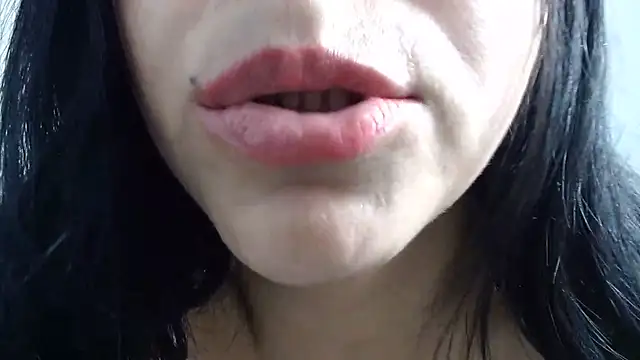 suyayk's Live XXX Chat