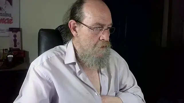 Uncle_Hottien Live XXX chat