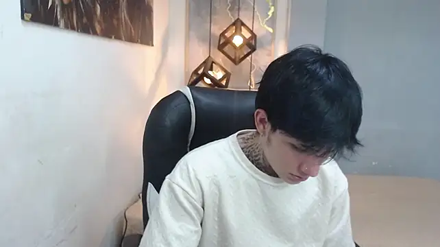 Cry_thereal's Live XXX Chat