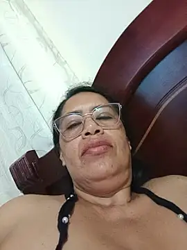 Emilif_ Chat XXX in diretta