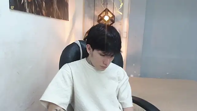 צ'אט XXX בשידור חי של Cry_thereal