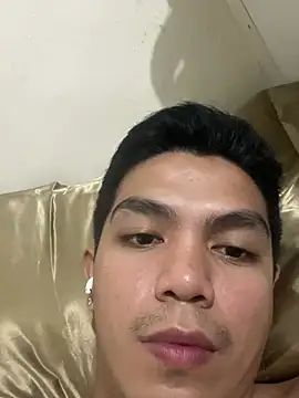 Hunky_paul Adlı Modelin Canlı XXX Sohbeti