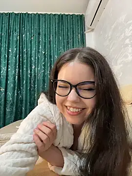 KaylaLewyss Adlı Modelin Canlı XXX Sohbeti