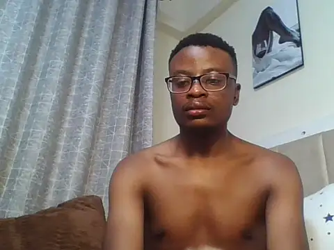 XXX chat uživo modela freakyboy255