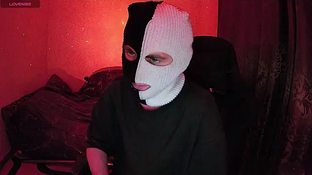 ZXCENSORED-: онлайн-секс-чат