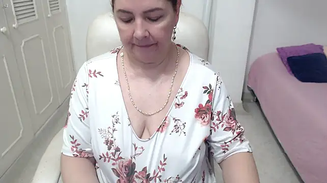 Chat +18 de leonela_69 ao vivo