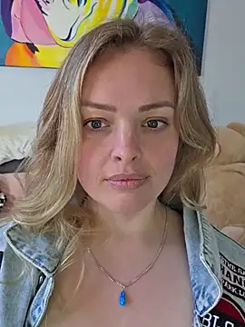 Bridgette03's Live XXX Chat