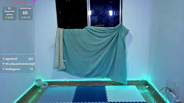 Luke_Muscle élő XXX-chatje