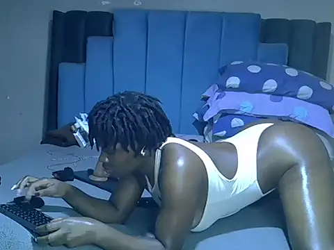 melanin_moon live XXX chat