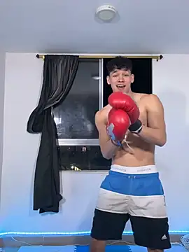 Luke_Muscle 即時 XXX 聊天