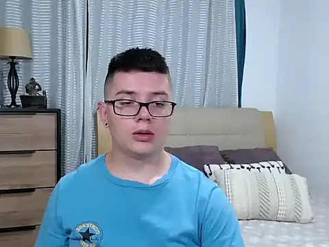 BlackFoXXX69 লাইভ XXX চ্যাট