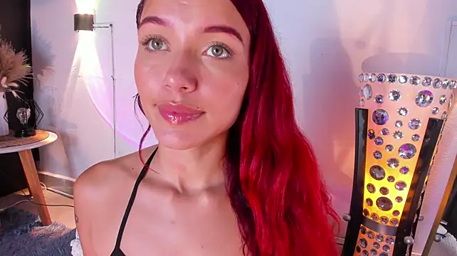 Cherry_Scarlet_ XXX чат на живо