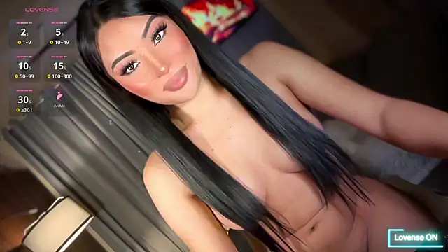 bella_maxwel Show in webcam
