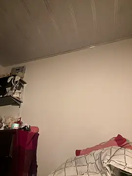 ela_petit's Live XXX Chat