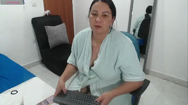 Chat +18 de LAURA_Foxht ao vivo