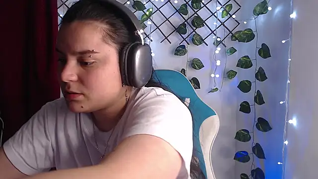 Nika_1_'s Live XXX Chat
