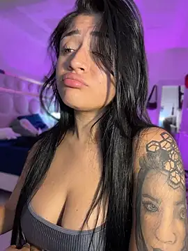 lucianaroy's Live XXX Chat