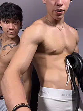 Luke_Muscle: онлайн-секс-чат