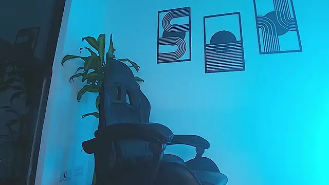 XXX chat uživo modela ALPHA_DOMINUS_
