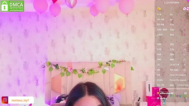 XXX chat uživo modela MARIANA_TAY1