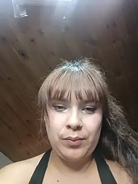Valeria888 Adlı Modelin Canlı XXX Sohbeti