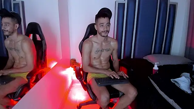 Damiam_23 – Naživo XXX chat