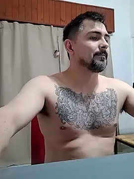 Bradd_32 即時 XXX 聊天