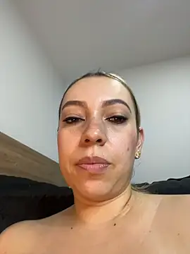 Chat XXX en directo de Moon_Blake