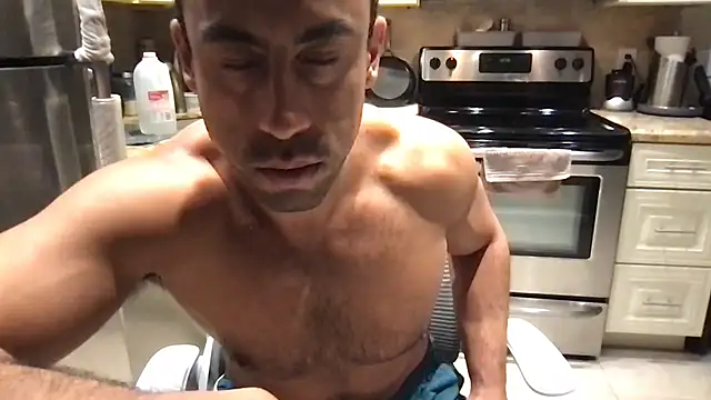 צ'אט XXX בשידור חי של BigGuyMuscle