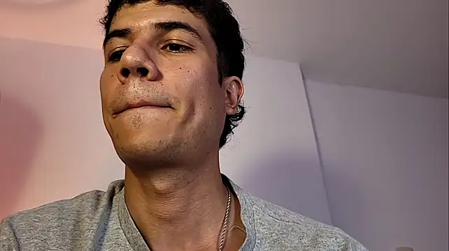 Derek_stud_ élő XXX-chatje